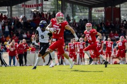 Juni 11, 2025	     Uncategorized	  Football-Feiertag auf der Lohmühle: Cougars empfangen Hamburg Pioneers – Henderson neu im Team und Fan-Event ab 13 Uhr